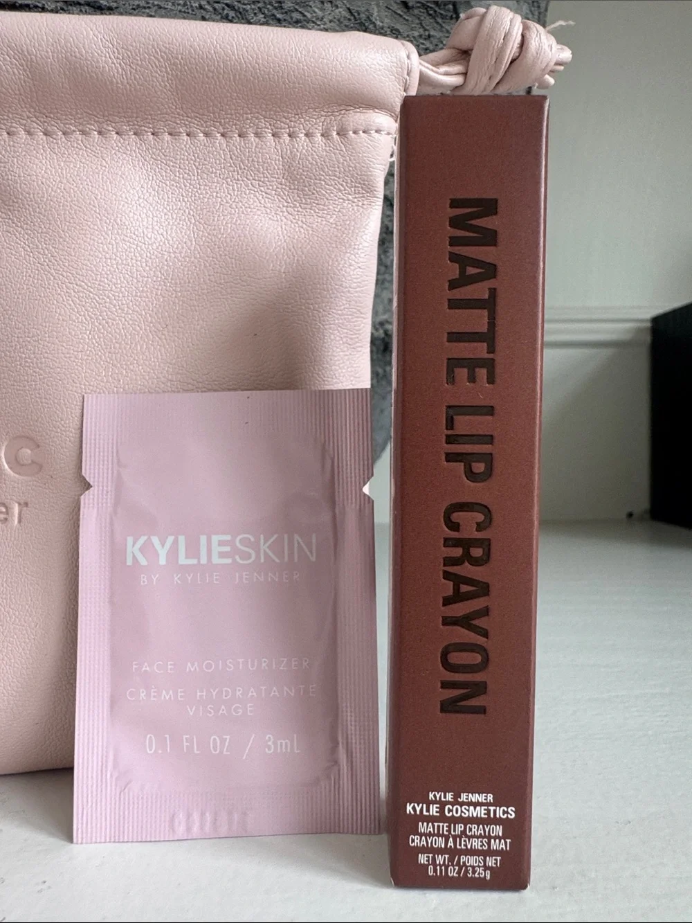 Kylie Cosmetics 5 Pc Set Cosmetic Bag~Lip Crayon~Lipstick~Liquid~Moisturizer NEW